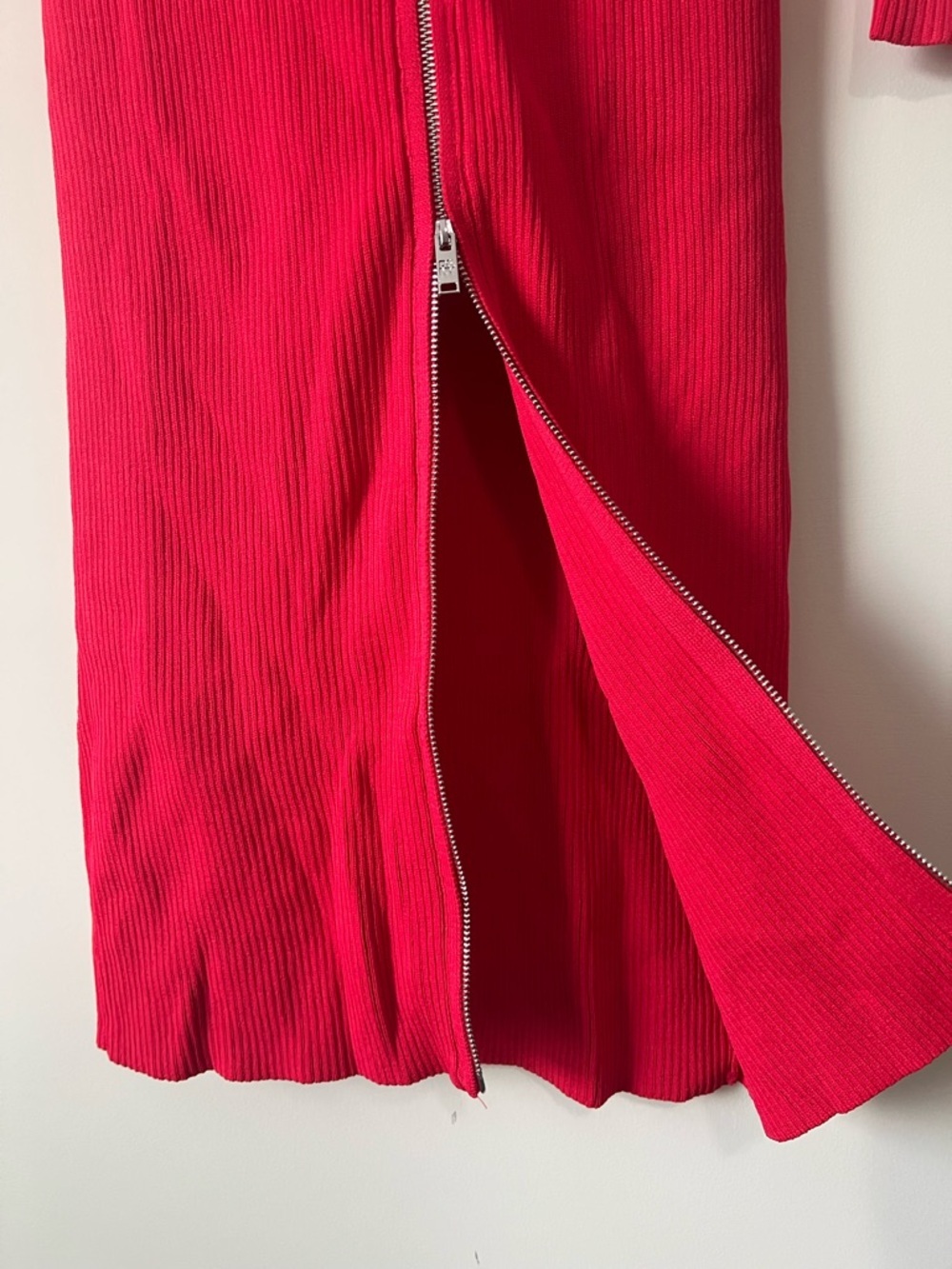 DKNY Red Ribbed Zip-Front Long Sleeve Dress - Picture 5 of 9